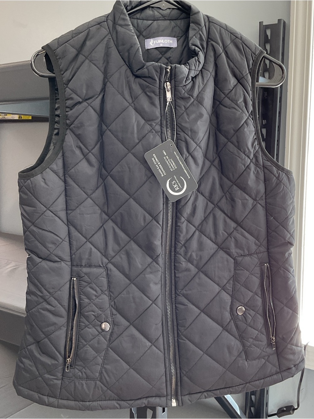 Fuinloth Black Quilted Vest with Zip Pockets